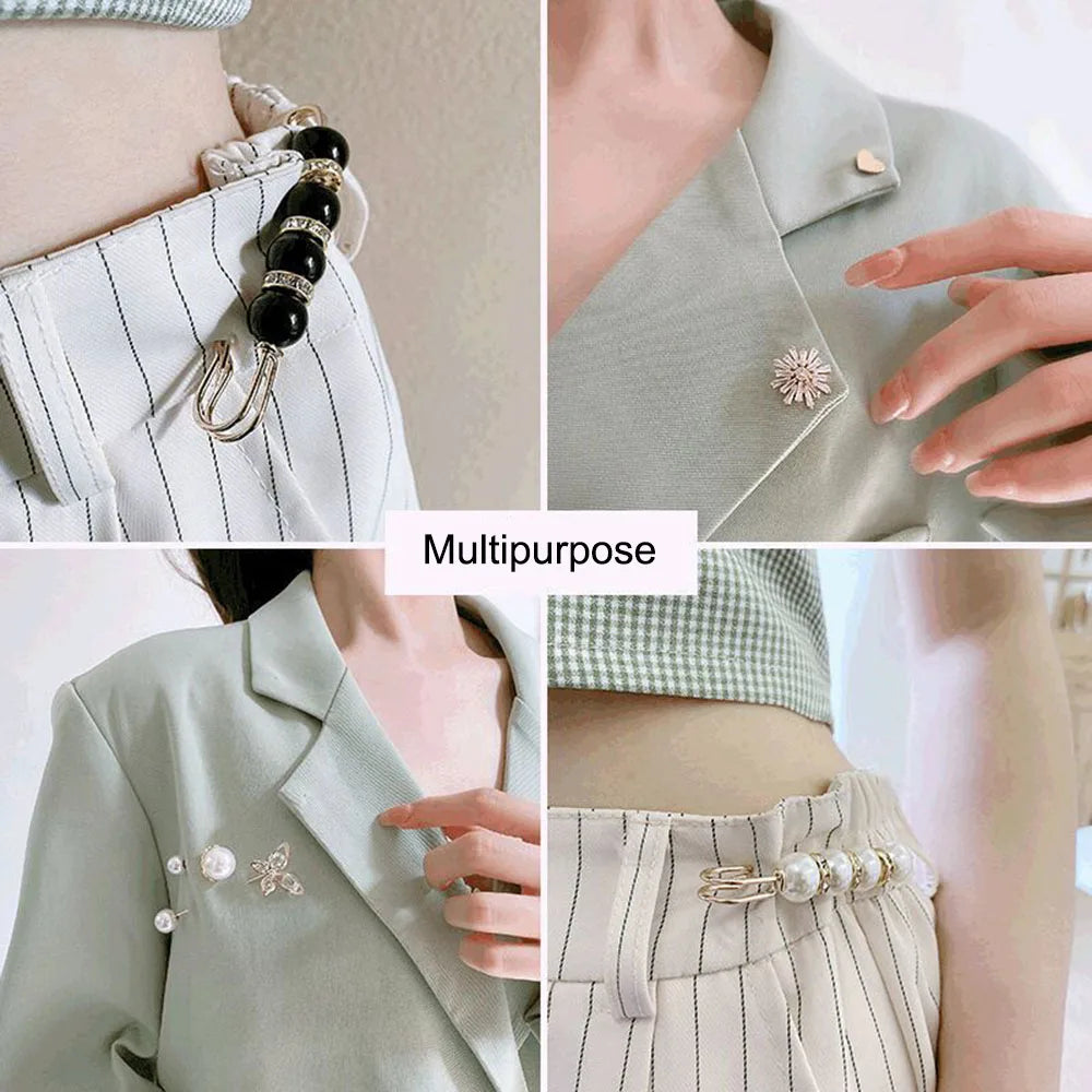 Nahaufnahmen von Perlen-Drop-Pins als Halter für Hijab und Schal auf einem hellgrünen Blazer und gestreiften Hosen.