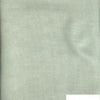 Gros plan sur le tissu d'un foulard modal vert sauge clair.