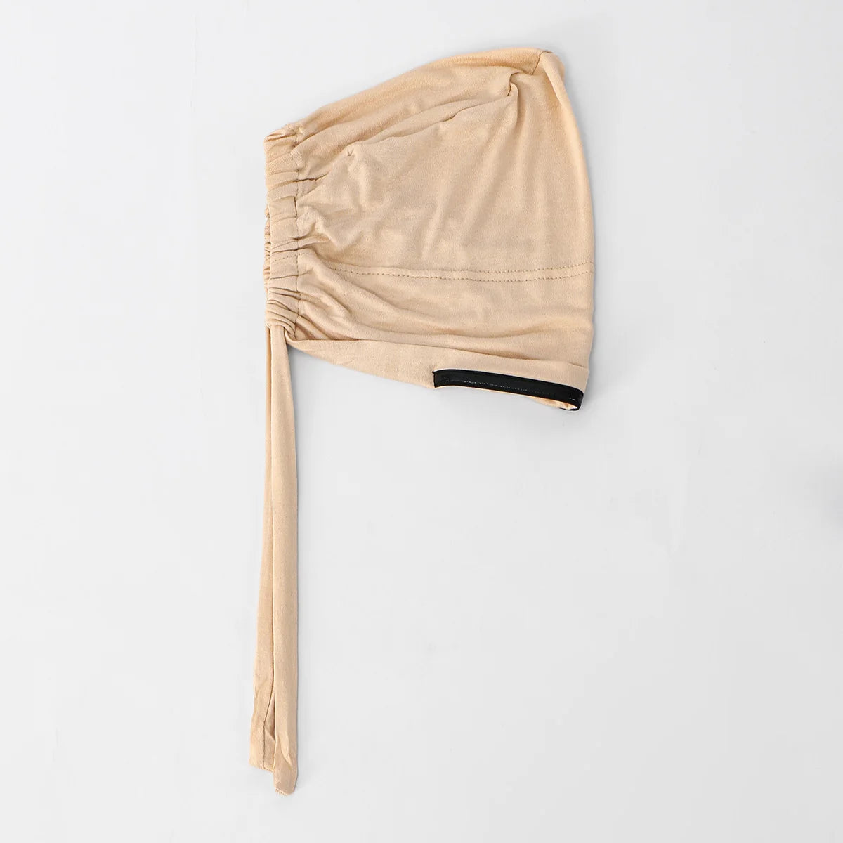 Turban hijab cap beige instant stretch avec bordure noire, vue en plat.