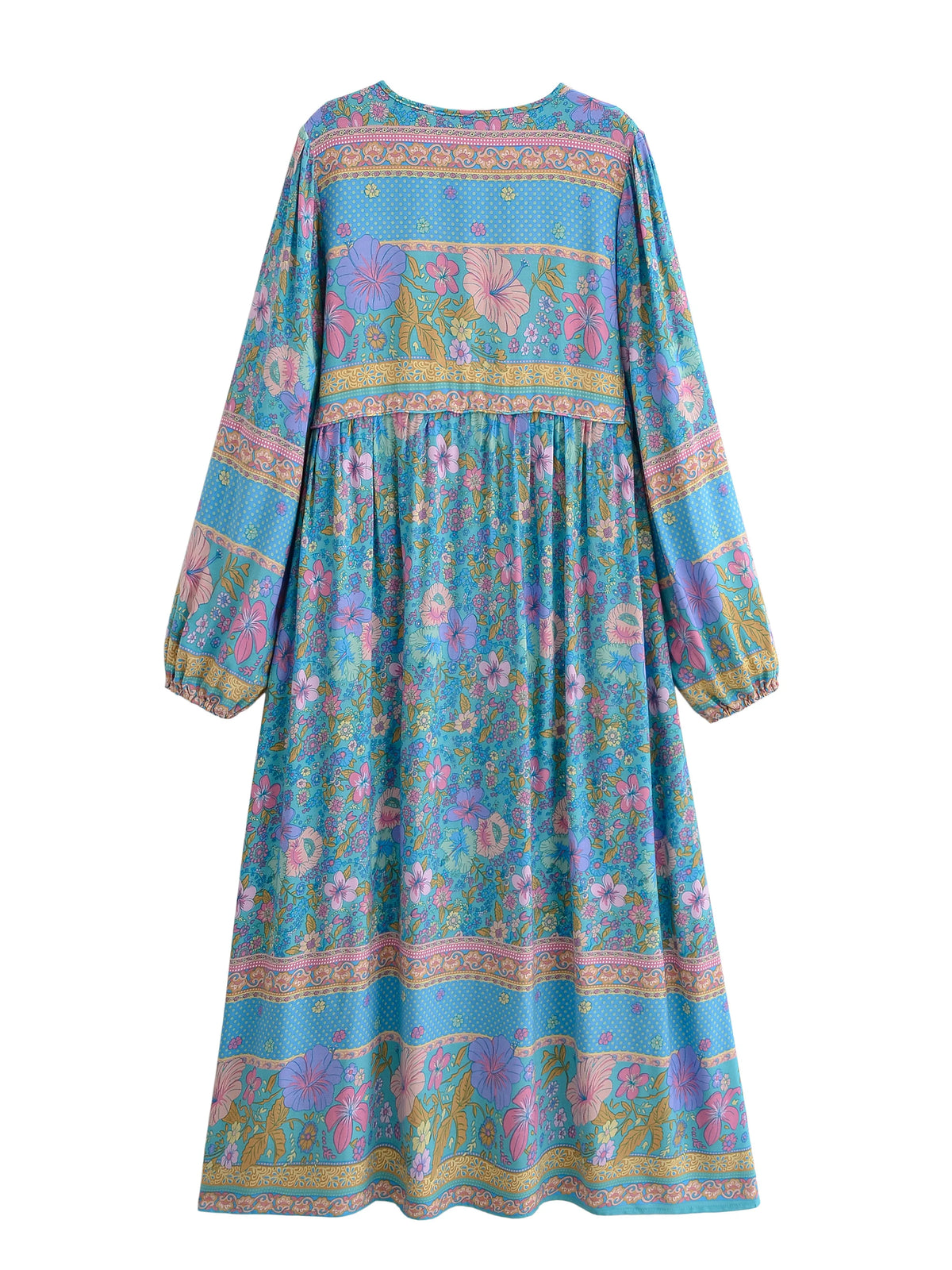 Langes, langärmeliges Boho-Midi-Kleid mit Blumenmuster in Blau-, Rosa- und Violetttönen.