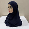 Un chal de hijab azul marino oscuro para niños colgado sobre un maniquí.