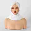 Un mannequin portant un foulard hijab triangle blanc élégant