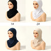 Vier Varianten sofort faldbare Hijab in Schwarz, Weiß, Marineblau und Beige auf einem Mannequin.