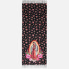 Bufanda negra con estampado floral rosa que presenta una imagen de la Virgen María de Guadalupe.