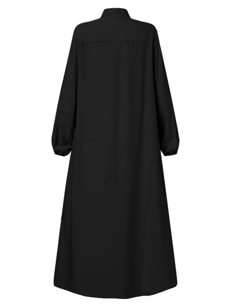 Robe jupe ample noire élégante à col montant, vue de dos.