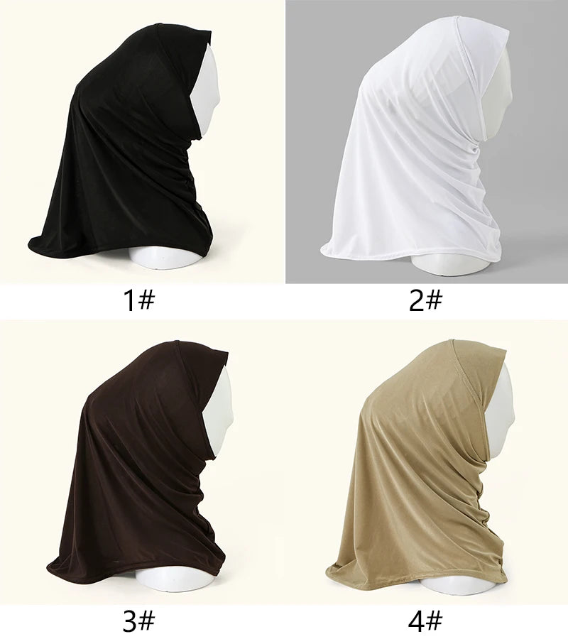 Vier Farboptionen von sofortigen Baumwoll-Modal-Hijab-Turbanen in verschiedenen Schattierungen.