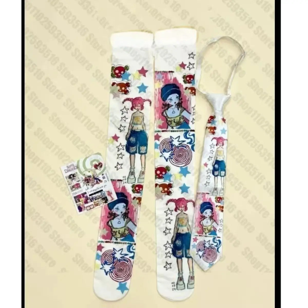 Set weiße über die Knie Socken mit Y2K Graffiti-Print und farbenfrohen Figuren.