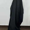 Una abaya negra elegante y de largo completo con capucha para mujeres, mostrada contra un fondo blanco.