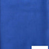 Gros plan d'un foulard modal bleu uni avec le numéro 26 visible.