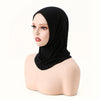 Schwarzer Instant-Turban-Hijab-Undercap-Bonnet auf einem Mannequin-Kopf.