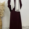 Maroon, fließender, offener Abaya Kaftan für Frauen mit weißem, drapiertem Schal.