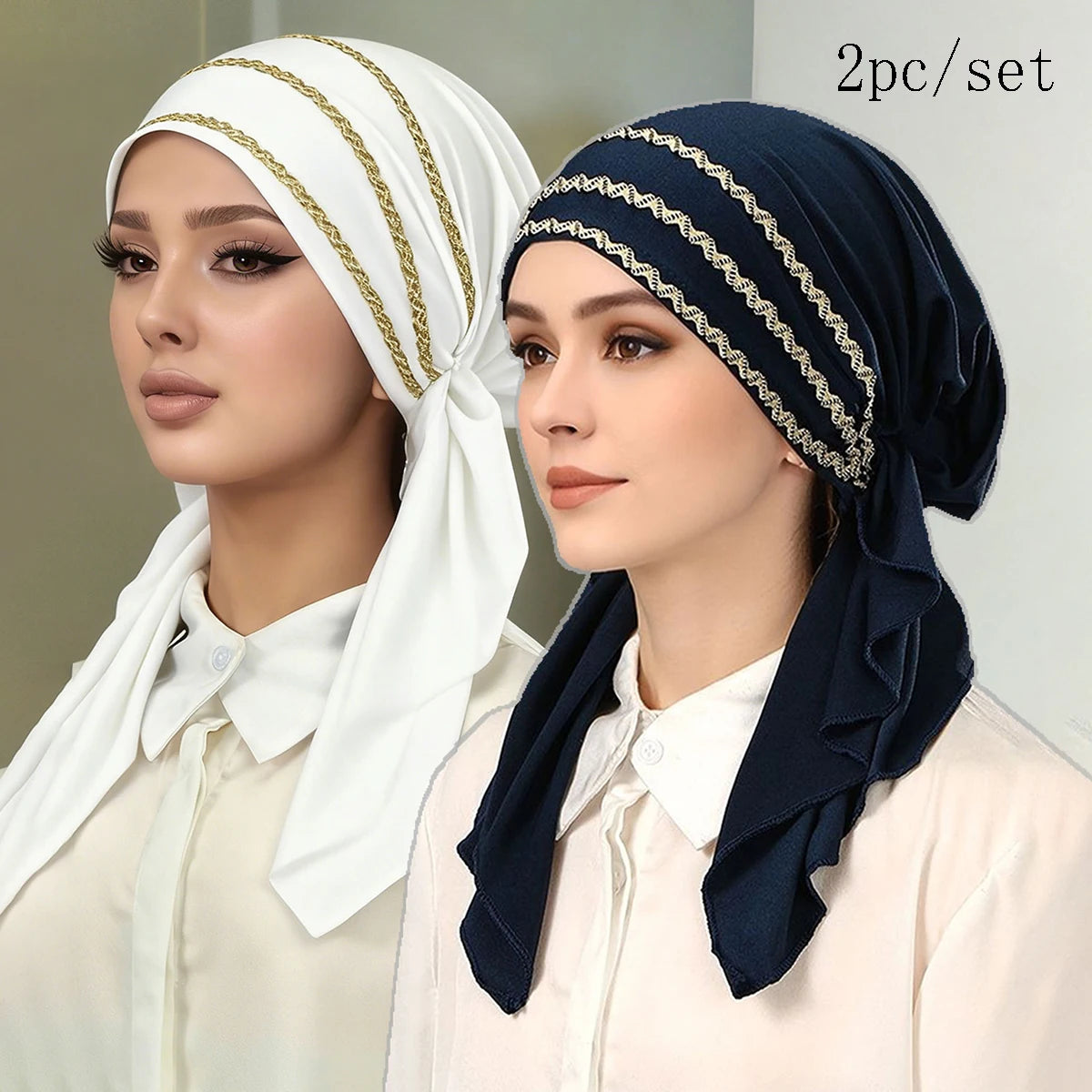 Zwei Frauen präsentieren weiße und dunkelblaue elastische Stirabähnen oder Hijabs