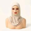 Beige Sofortfalten-Hijab auf einem Mannequin-Kopf.