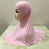 Pañuelo de hijab de algodón rosa en conjunto, mostrado en un maniquí.