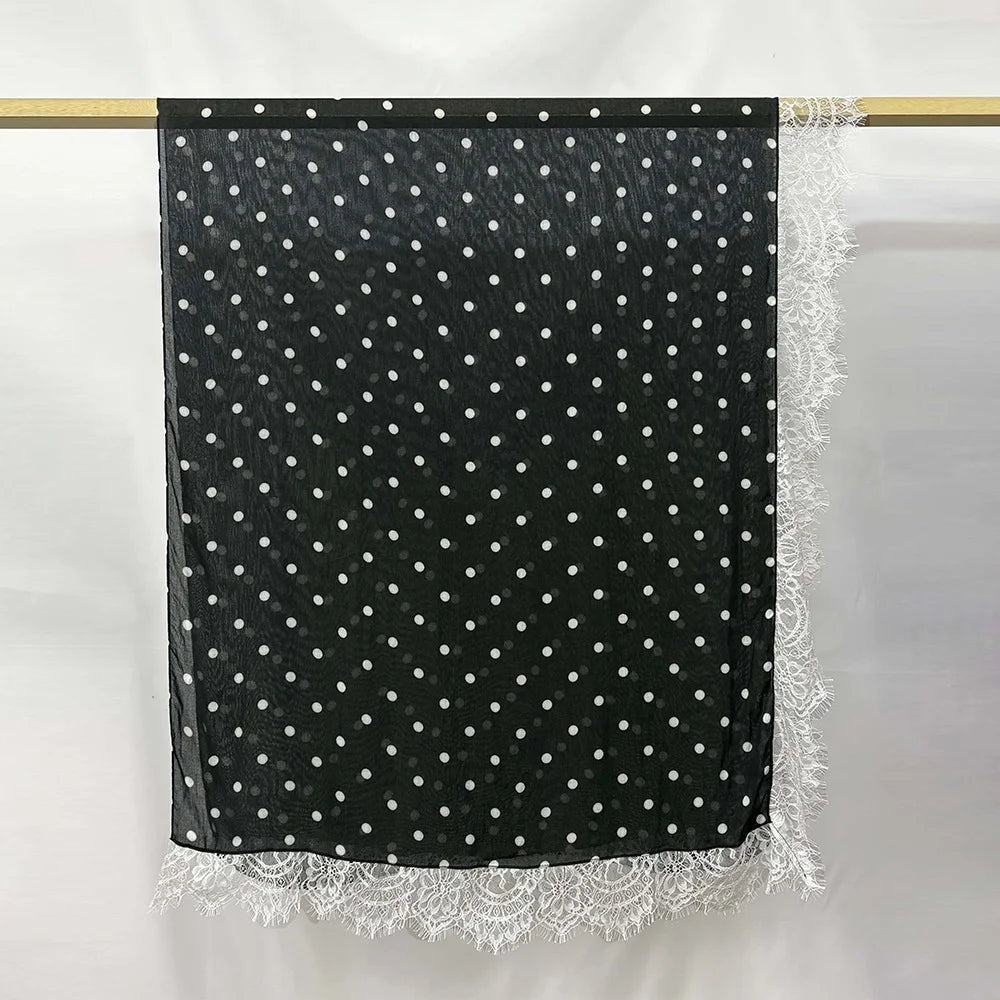 Hijab de malla negra con estampado doble en una varilla de madera