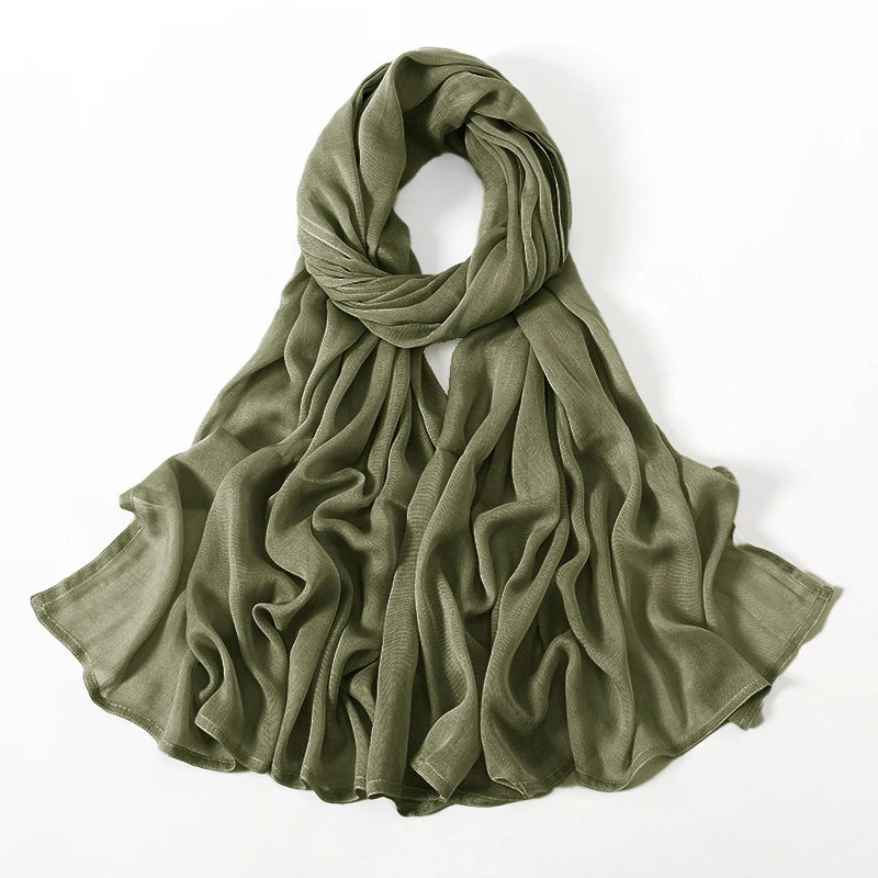 Pañuelo/hiyab de algodón rayón color verde oliva drapeado para mujeres.