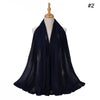 Marine crinkle geripptes Jersey-Hijab-Schal auf einem Mannequin