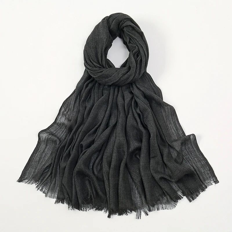 Pañuelo de hijab modal elegante de bambú negro drapeado y fluido
