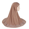 Modelo usando un pañuelo hijab de pedrería floral color rosa empolvado, visto de perfil.