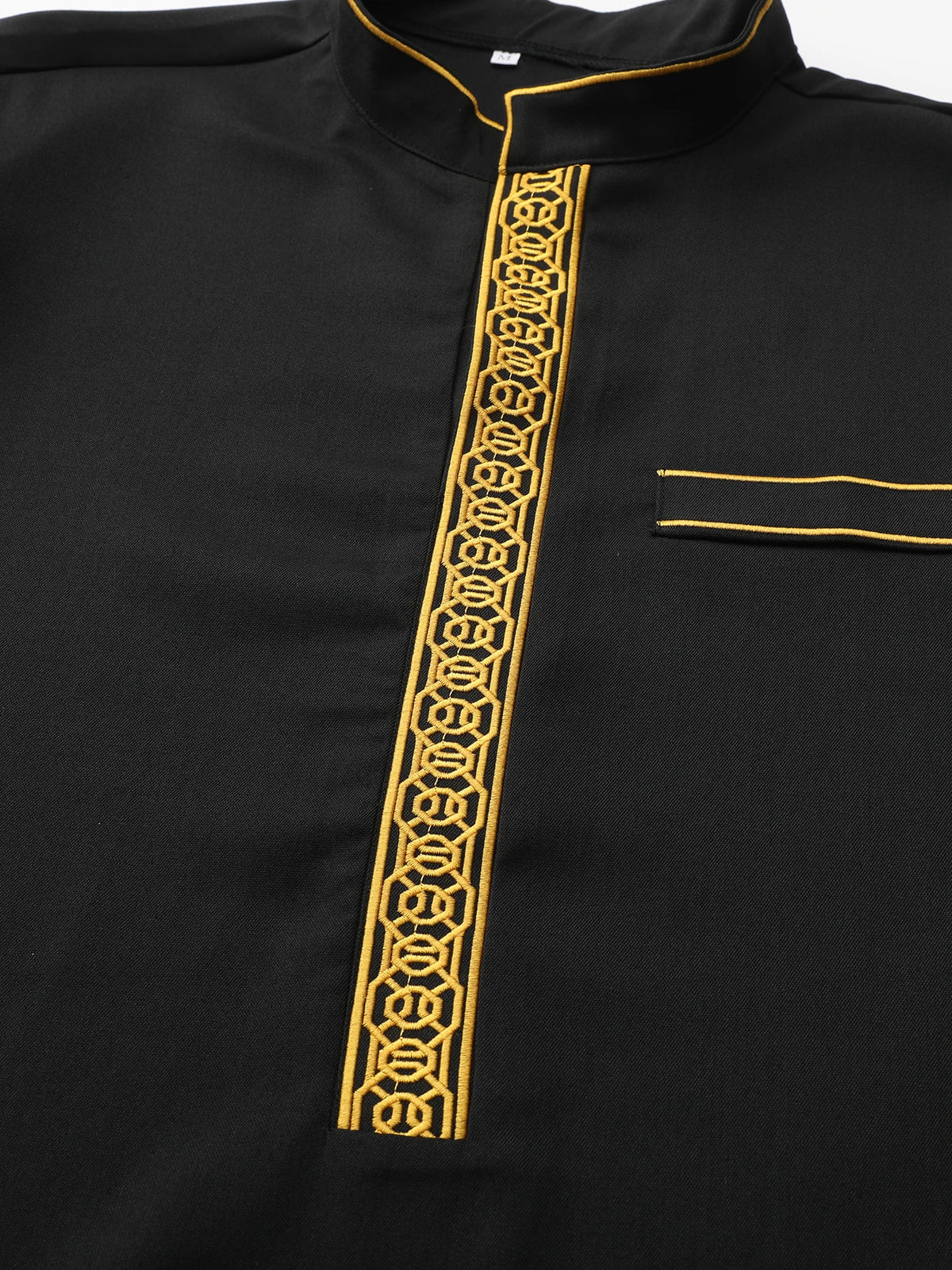 Schwarzer Herren-Thobe mit Goldstickerei am Placket und an den Ärmelenden