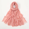 Elegante pañuelo de modal de bambú color rosa empolvado, drapeado y fluido.