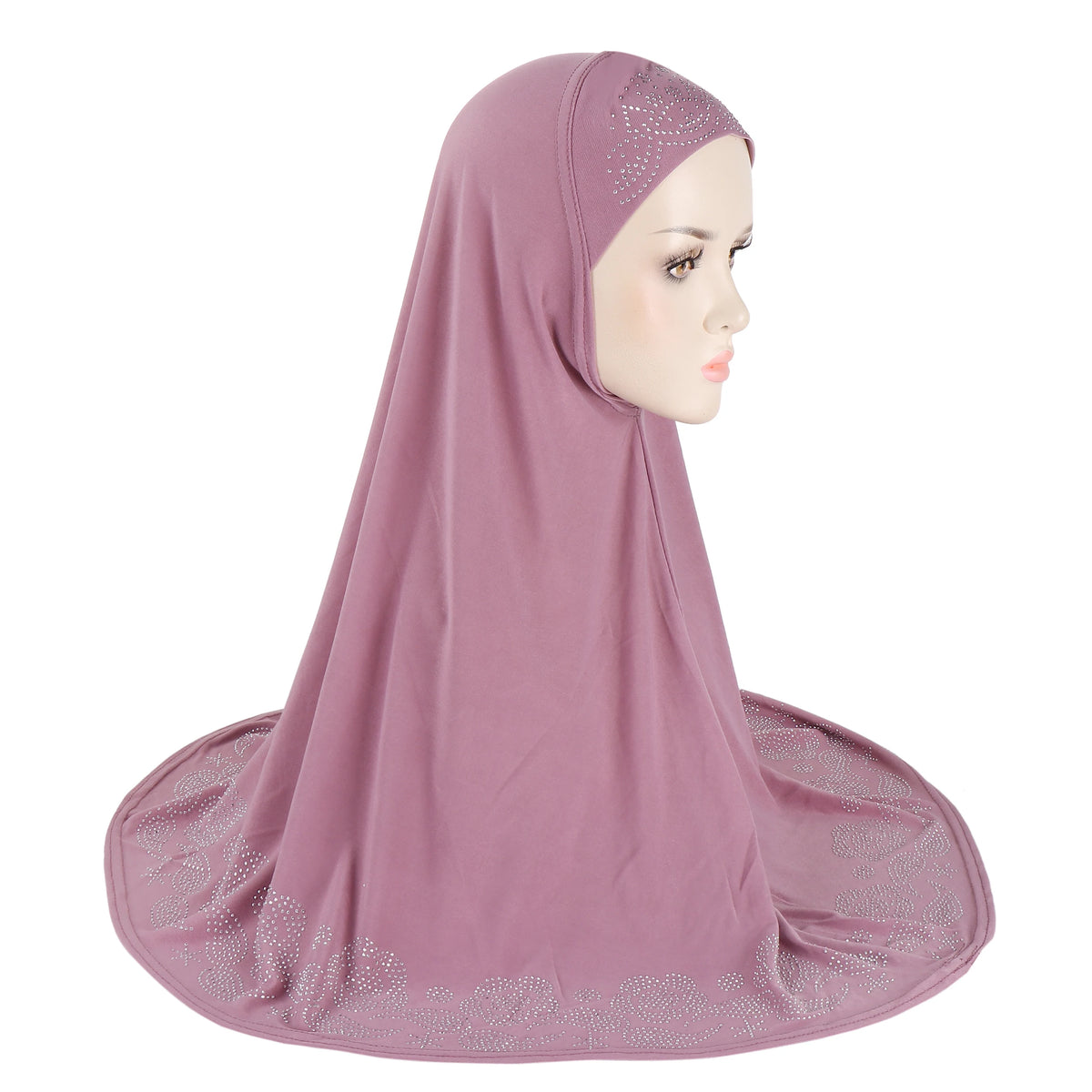 Pañuelo hijab de pedrería floral malva exhibido en un maniquí.