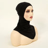 Schwarzer weicher Turban-Hijab-Kappe auf einem Mannequin-Kopf.