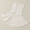 Gorro elegante blanco de cobertura total con cinta para sujetar, vista en plano