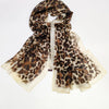 Braun-beige Leopardenmuster-Seid (Pareo-Schal) mit Knoten.