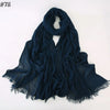 Foulard hijab en viscose coton bleu foncé avec franges et pompon