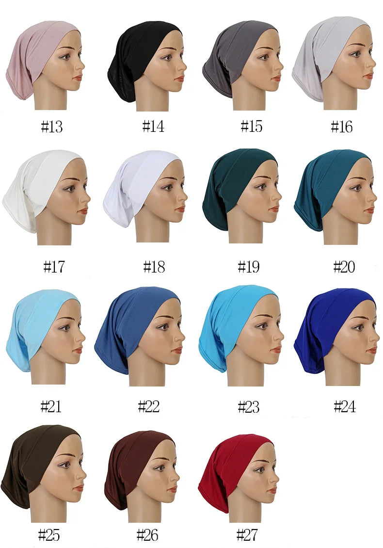 Colección de 15 mujeres vistiendo bonetes de hijab de modal de algodón elástico en varios tonos de rosa, gris, azul y rojo.