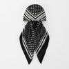 Schwarzer Seiden-Instant-Hijab-Schal mit weißen Polka Dots und Streifen