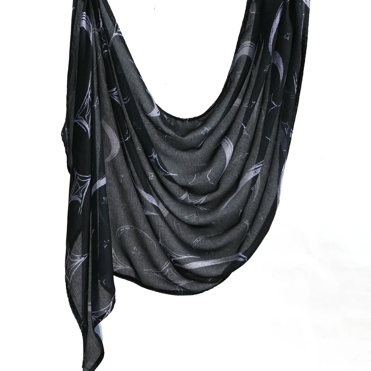Hijab foulard en tissu noir transparent avec motifs floraux ou abstraits argentés drapé