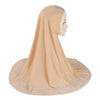 Bufanda hijab de pedrería floral beige drapeada sobre un maniquí.