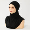 Un mannequin portant un bonnet hijab en coton mélangé noir polyvalent prêt-à-porter.
