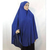Una mujer vistiendo un pañuelo de hijab oversize azul real