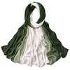 Umhänge-Hijab-Schal aus grün-weißem Rayon-Modal-Stoff mit Farbverlauf.