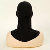 Schwarzer weicher Modalturban-Hijab-Kappe auf einem Mannequin-Kopf.