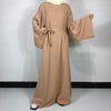 Robe abaya beige uni Nida avec ceinture nouée.