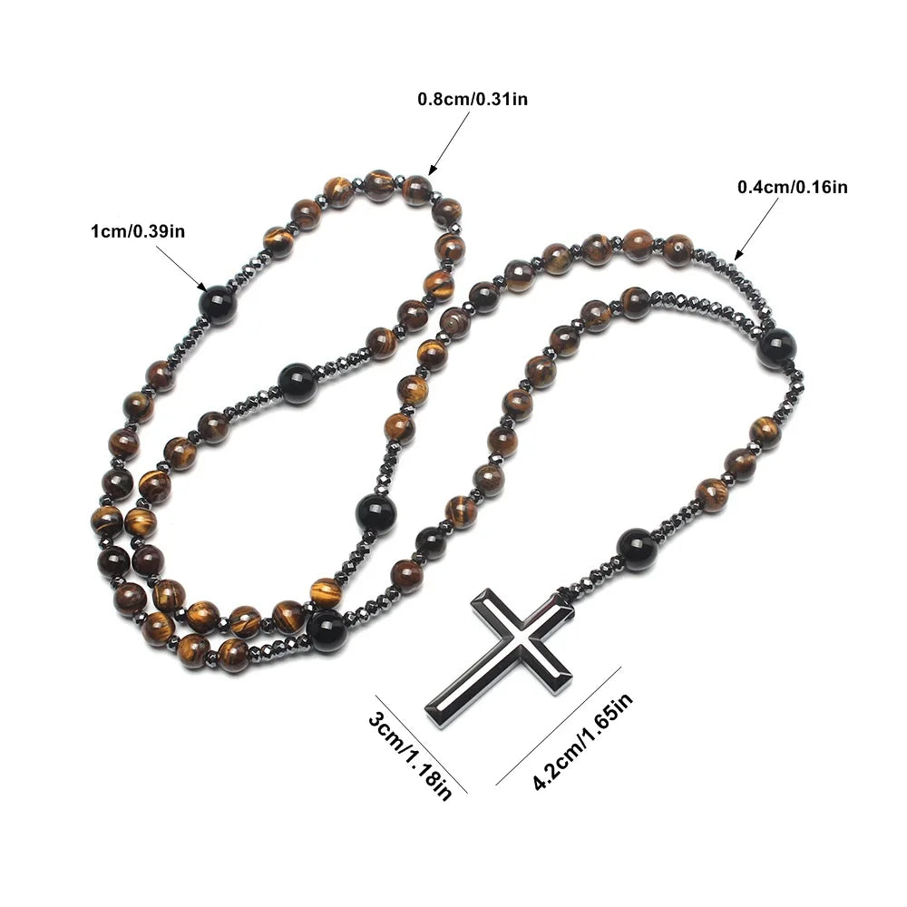 Collier avec pendentif en croix en hématite œil de tigre naturel sur une chaîne en argent.