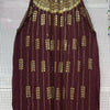 Maroon Batwing-Kleid mit Gold-Pailletten und Perlenstickerei