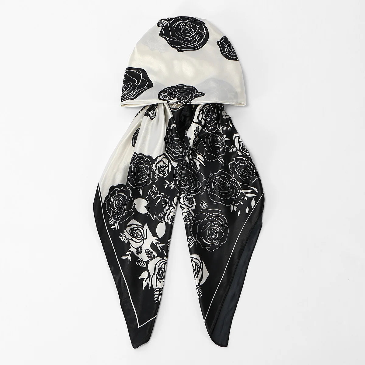 Schwarzer Satin-Turban-Hijab-Schal mit Blumen-Rose-Muster.