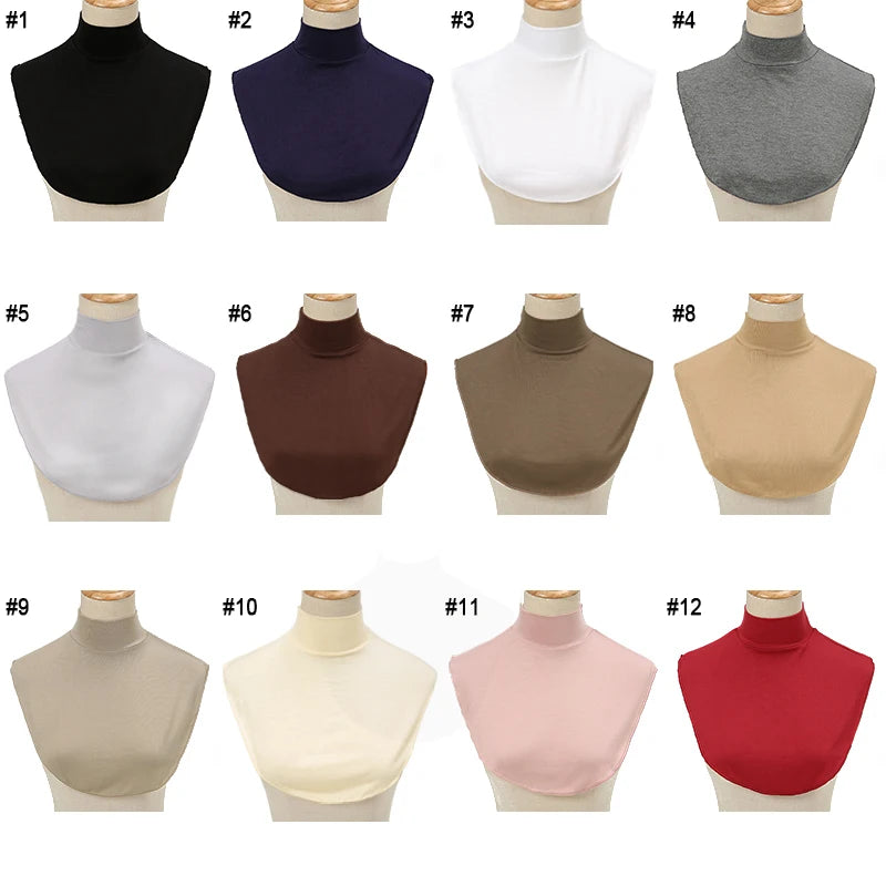 Zwölf Varianten eines eleganten Rollkragen-Tops in verschiedenen Farben, darunter Schwarz, Marineblau, Weiß, Grau, Braun, Bei
