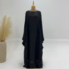 Elegante schwarze Langarm-Abaya auf einem Mannequin vor weißem Hintergrund.