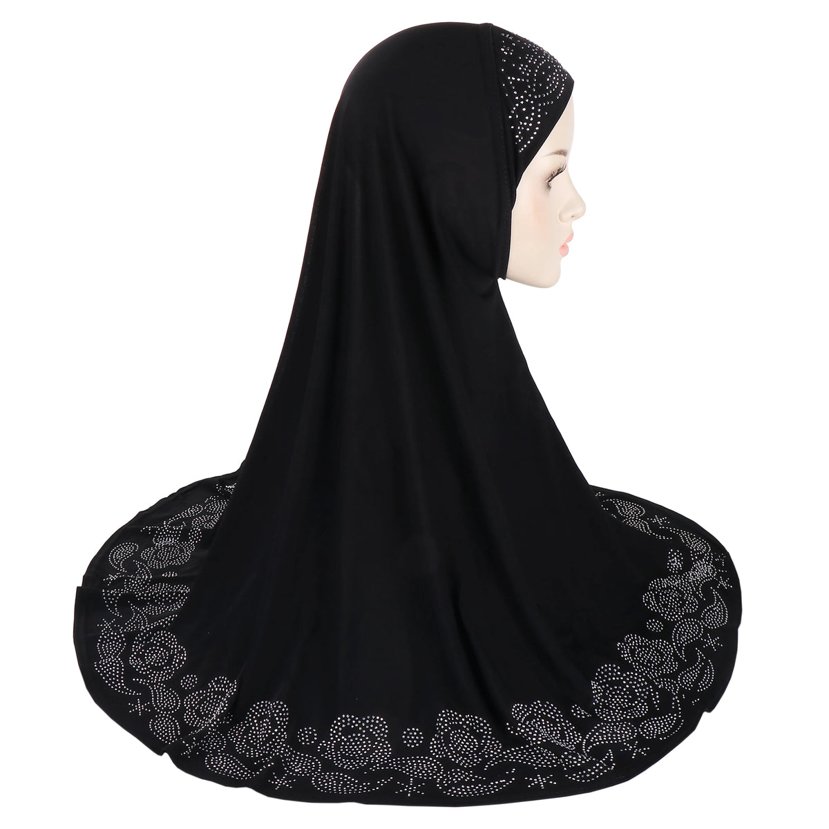 Bufanda hijab floral de strass negro usada por una modelo