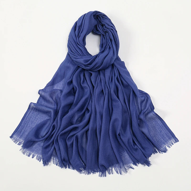 Pañuelo de hijab elegante y fluido de bambú azul profundo