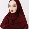 Marooner Kerzmäppchen-Jersey-Hijabschal, drapiert um einen Mannequin-Kopf.