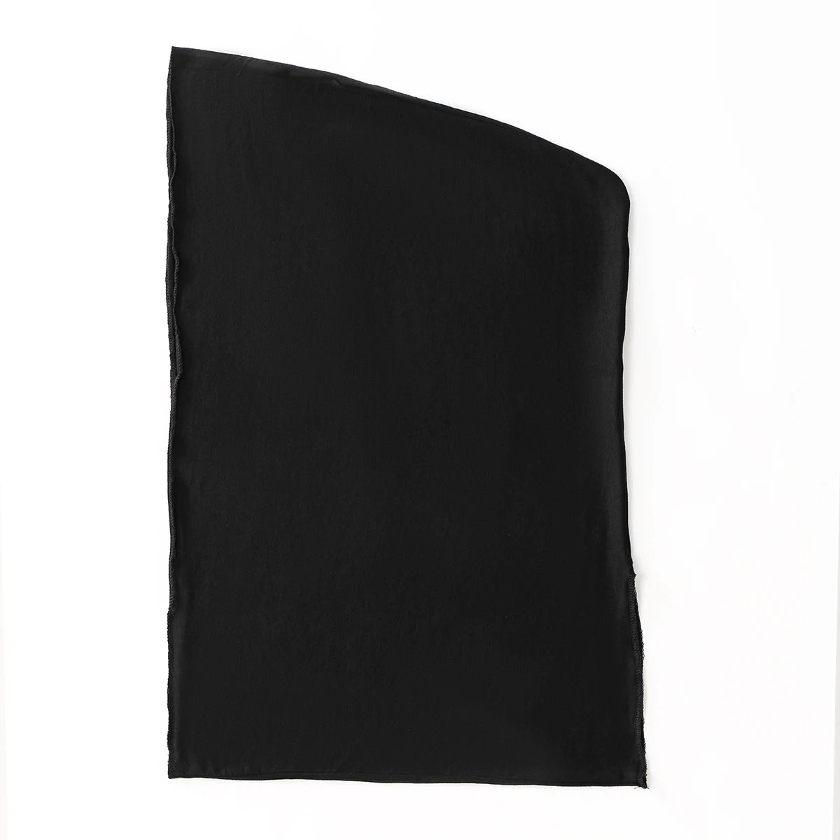 Tissu de foulard instant noir, modulaire et à la mode, présenté verticalement.