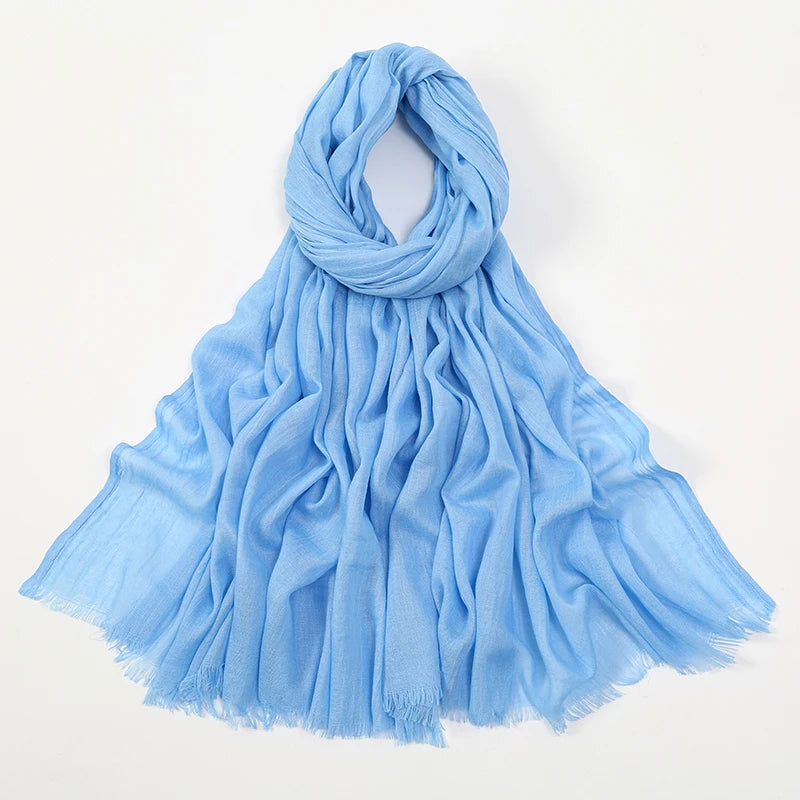 Pañuelo de hijab de bambú azul claro elegante, drapeado y fluido