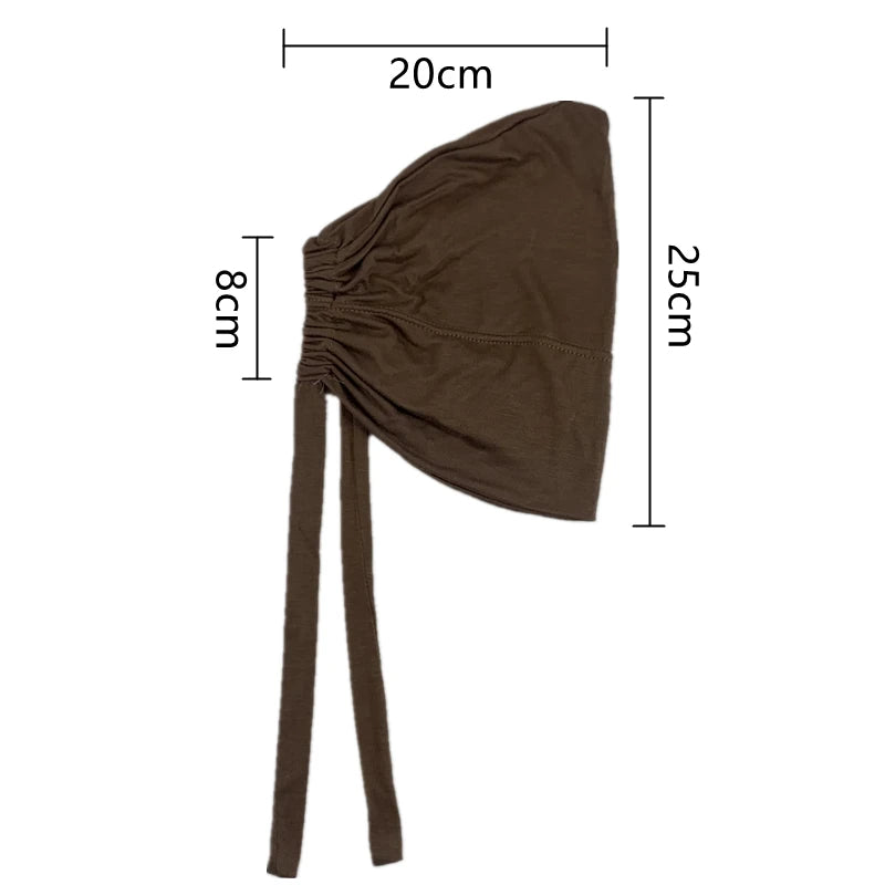 Dunkelbraunes Halstuch-Inneres-Hijab-Bonnet mit Dimensionenachweis.